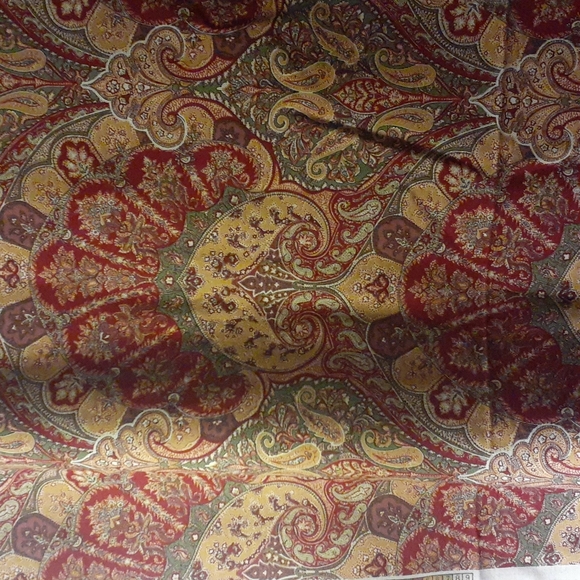 Fabric - Picture 2 of 9